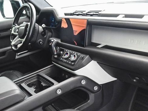 Used 2022 Land Rover Defender 110 XS Edition AWD/4WD image 31