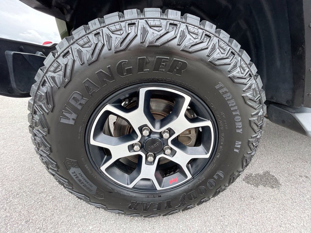 Used 2022 Jeep Wrangler Unlimited Rubicon w/ Cold Weather Group AWD/4WD image 33