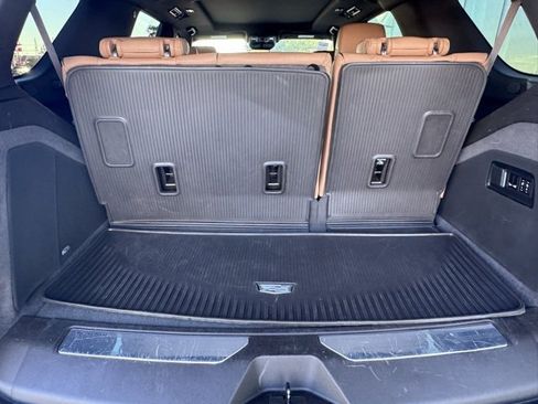 Used 2023 Cadillac Escalade Sport w/ LPO, ONYX Package image 34