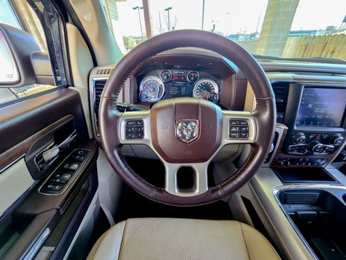 Used 2018 RAM 1500 Laramie w/ Convenience Group image 31