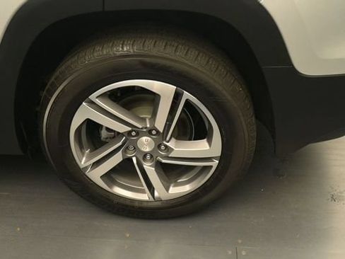 Used 2019 GMC Terrain SLT w/ Preferred Package AWD/4WD image 9