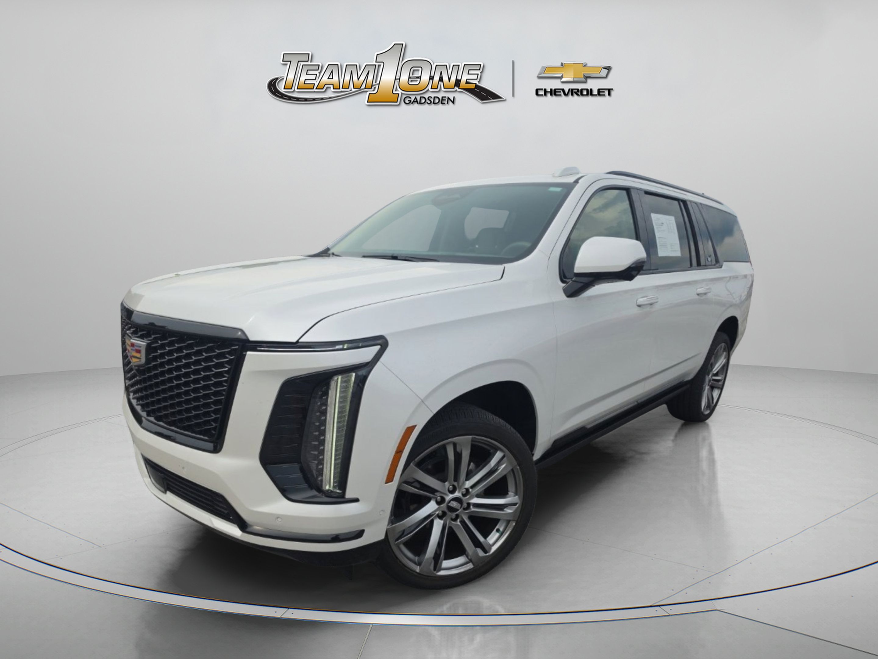 Used 2025 Cadillac Escalade ESV Sport Platinum AWD/4WD image 4