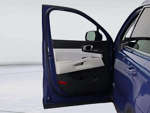 Used 2025 Kia Sorento S w/ Panoramic Sunroof Package FWD image 11