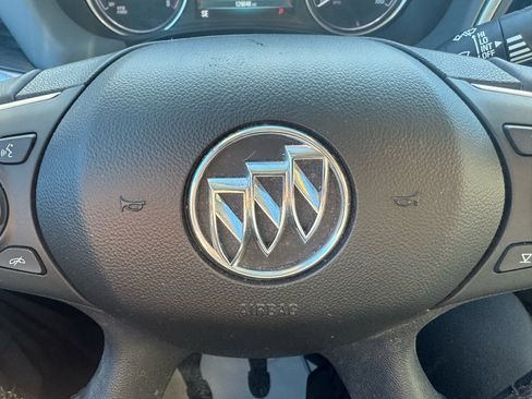 Used 2018 Buick Enclave Essence image 20