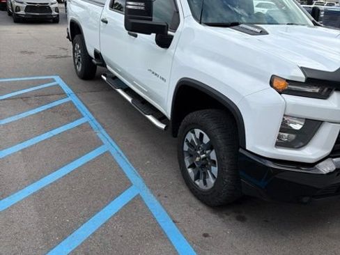 Used 2022 Chevrolet Silverado 2500 Custom w/ Custom Value Package AWD/4WD image 3