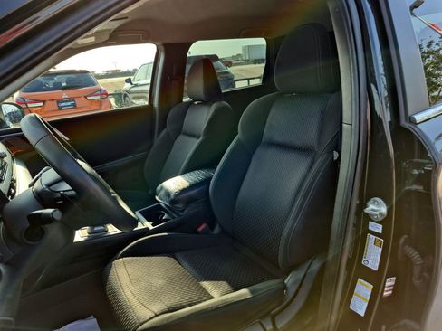 Used 2022 Mitsubishi Outlander ES FWD image 14