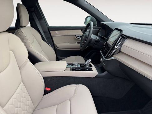 New 2026 Volvo XC90 B6 Plus w/ Protection Package Premier image 15