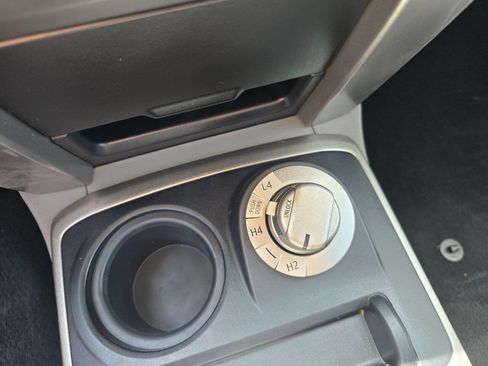 Used 2013 Toyota 4Runner SR5 image 18