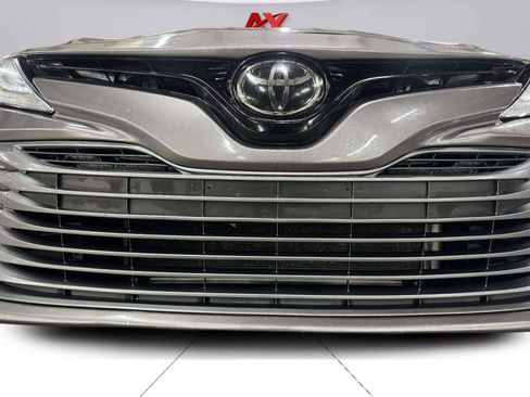 Used 2020 Toyota Camry XLE FWD image 16