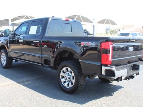 Used 2023 Ford F250 Lariat w/ Lariat Ultimate Package AWD/4WD image 6