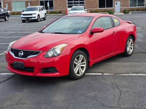Used 2011 Nissan Altima 2.5 S w/ Convenience Pkg image 1