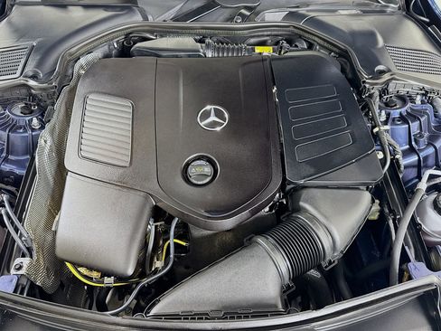 Used 2025 Mercedes-Benz C 300 4MATIC Sedan image 33