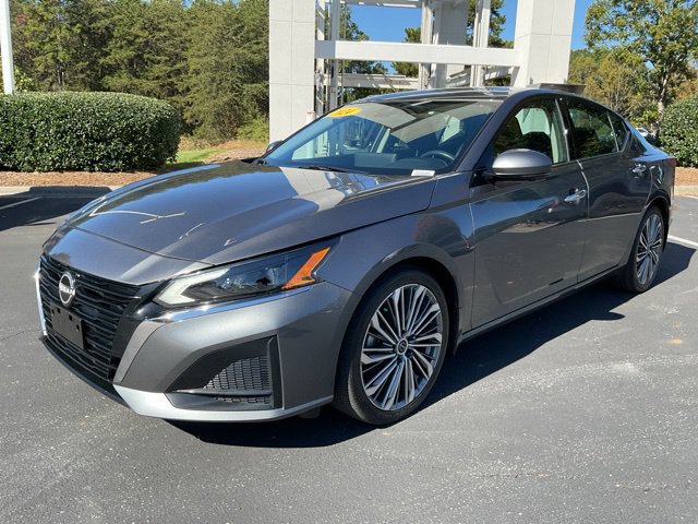 Used 2024 Nissan Altima 2.5 SL FWD image 2