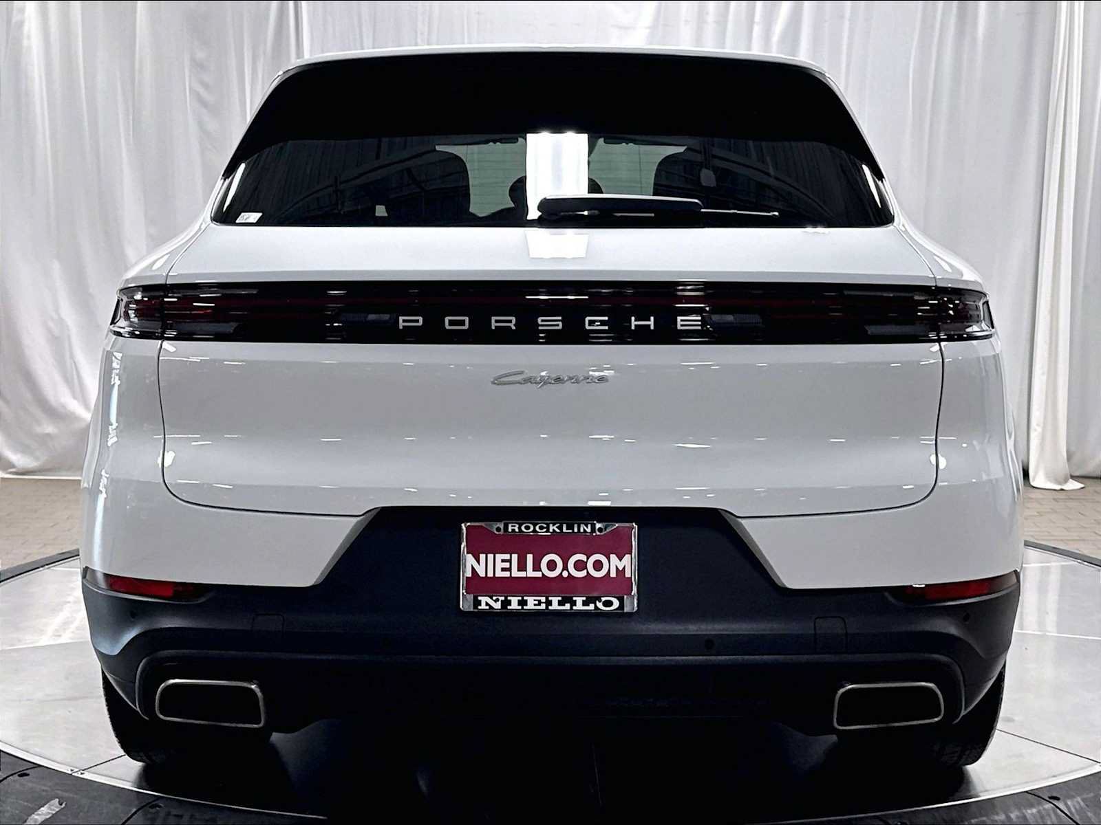 Used 2026 Porsche Cayenne AWD/4WD image 8