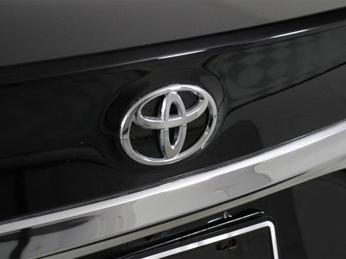 Used 2017 Toyota Avalon Touring image 19