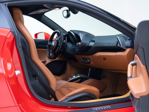 Used 2016 Ferrari 488 GTB RWD image 52