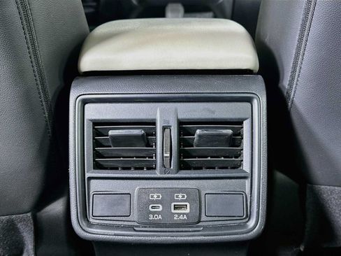 Certified 2025 Subaru Forester Premium AWD/4WD image 23