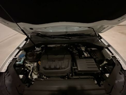 Used 2024 Volkswagen Tiguan SE image 24