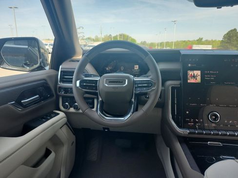 New 2026 GMC Yukon XL Denali w/ Denali Reserve Package AWD/4WD image 12