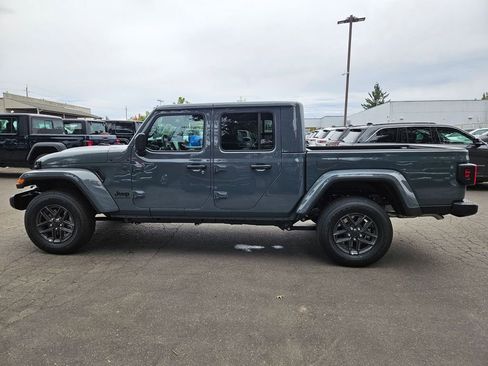 New 2025 Jeep Gladiator Sport image 4