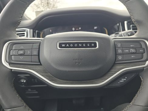 Used 2022 Jeep Wagoneer Series III w/ Flexible Seating Group image 28