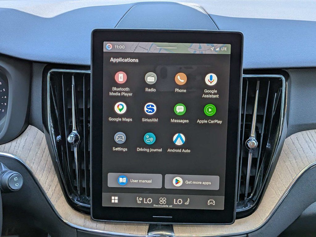 Certified 2026 Volvo XC60 B5 Plus AWD/4WD image 18