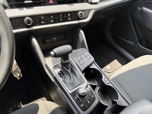 Used 2025 Kia Sportage LX FWD image 30