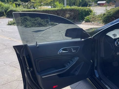 Used 2017 Mercedes-Benz CLA 250 4MATIC image 9