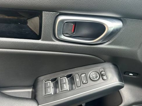 Used 2023 Honda Civic Touring image 13