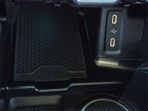 Certified 2025 Mercedes-Benz GLC 43 AMG GLC 43 AMGﾮ image 23