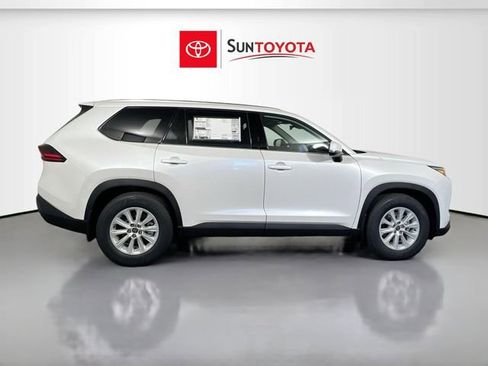 New 2026 Toyota Grand Highlander XLE FWD image 2