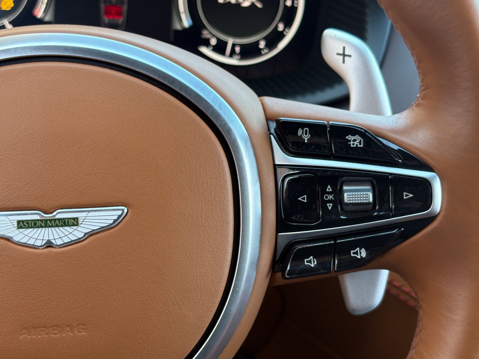 Used 2021 Aston Martin DBX AWD/4WD image 20