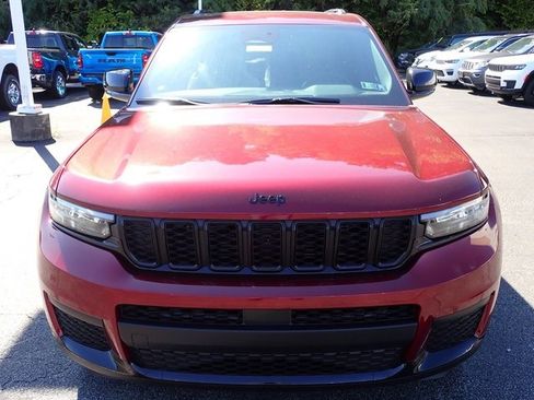 New 2025 Jeep Grand Cherokee L Altitude image 10