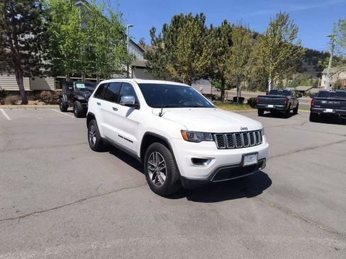 Used 2017 Jeep Grand Cherokee Limited w/ Trailer Tow Group IV AWD/4WD image 7