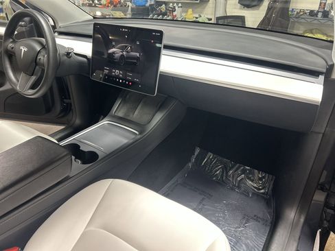 Used 2023 Tesla Model Y Long Range image 28