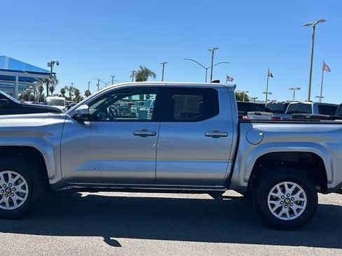 Used 2024 Toyota Tacoma SR5 AWD/4WD image 7