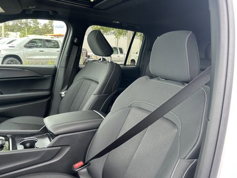 New 2026 Jeep Grand Cherokee Laredo X RWD image 14