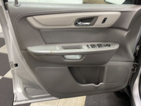 Used 2014 Chevrolet Traverse LS FWD image 8