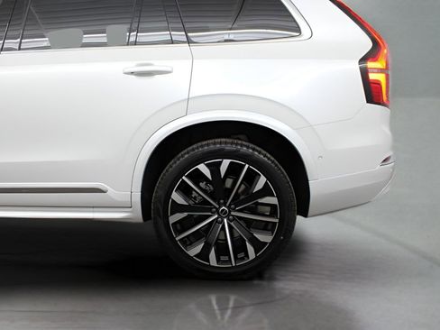 New 2026 Volvo XC90 T8 Plus AWD/4WD image 44