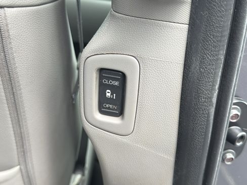 Used 2016 Honda Odyssey EX-L image 17