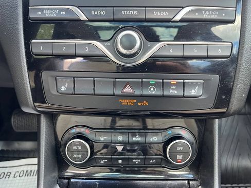 Used 2019 INFINITI QX30 AWD w/ Navigation Package image 16