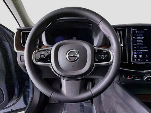 Certified 2023 Volvo XC60 T8 Plus AWD/4WD image 11