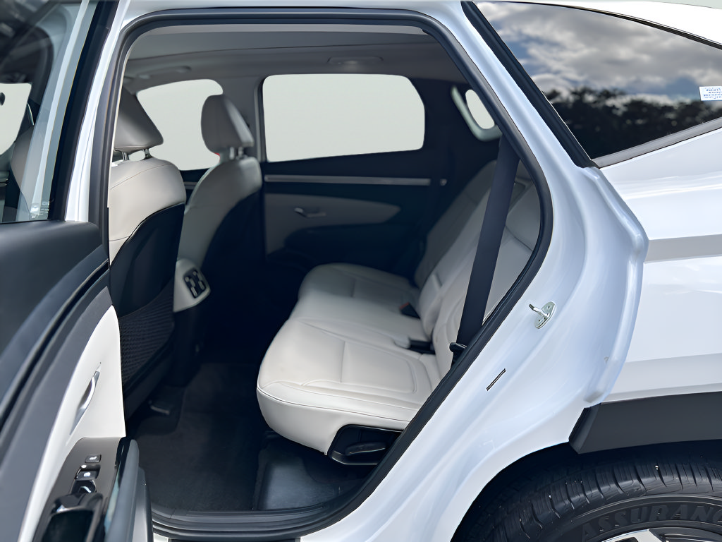 Used 2024 Hyundai Tucson Limited AWD/4WD image 33