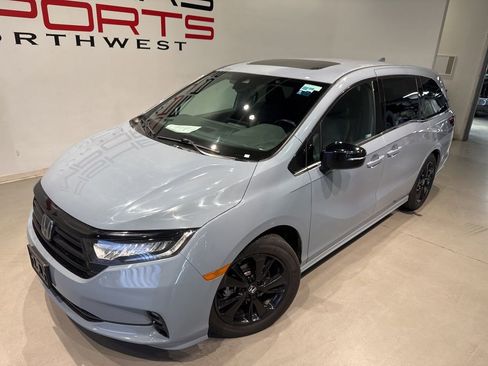 Used 2024 Honda Odyssey Sport image 2