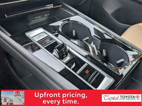 Used 2024 Volkswagen Atlas Cross Sport SE w/ Panoramic Sunroof Package AWD/4WD image 24