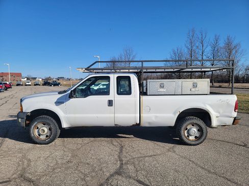 Used 2007 Ford F250 4x4 SuperCab Super Duty image 5