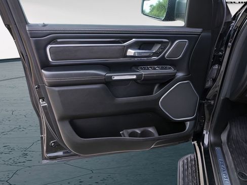 Used 2022 RAM 1500 Laramie AWD/4WD image 27