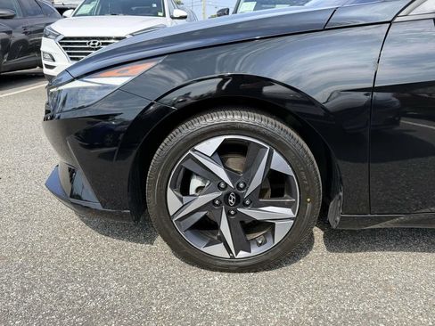 Certified 2023 Hyundai Elantra SEL w/ Convenience Package FWD image 8