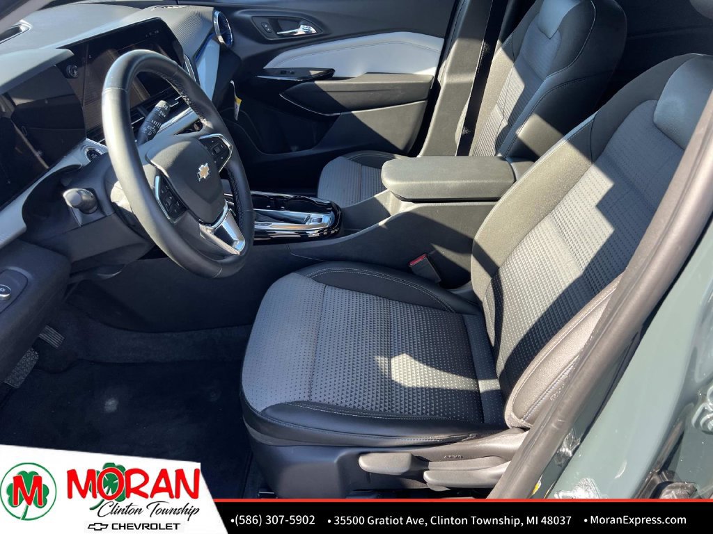 Certified 2025 Chevrolet Trax LT w/ Sunroof Package FWD image 18
