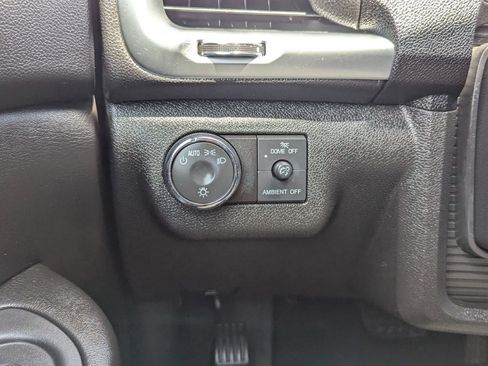 Used 2016 GMC Acadia SLE FWD image 23